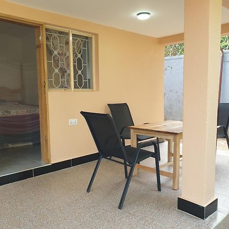 Alison & Dave'S Guesthouse Entebbe Luaran gambar