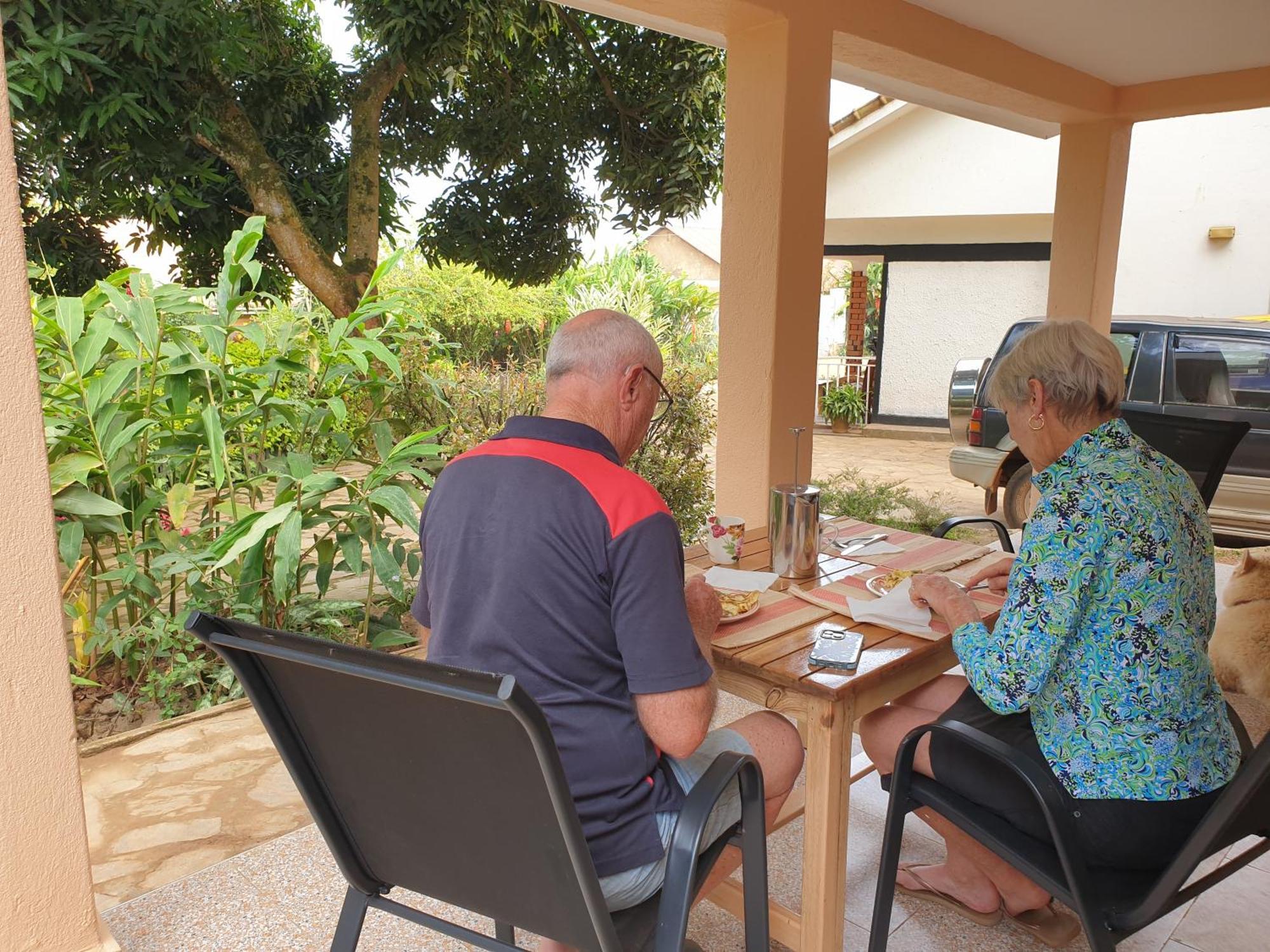 Alison & Dave'S Guesthouse Entebbe Luaran gambar