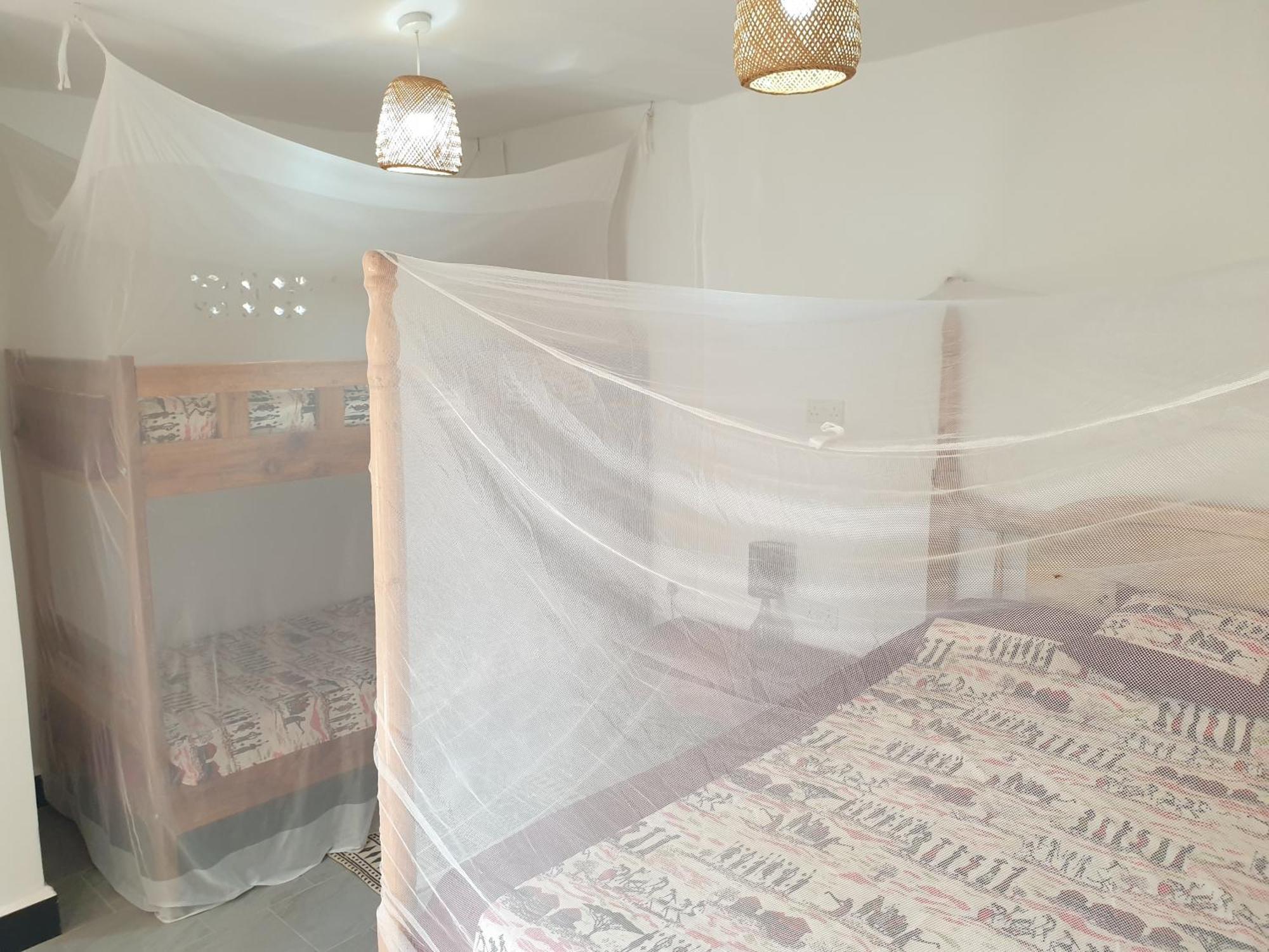 Alison & Dave'S Guesthouse Entebbe Luaran gambar